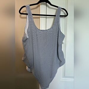 Old navy plus size women's scoop neck bodysuit navy stripes 3x